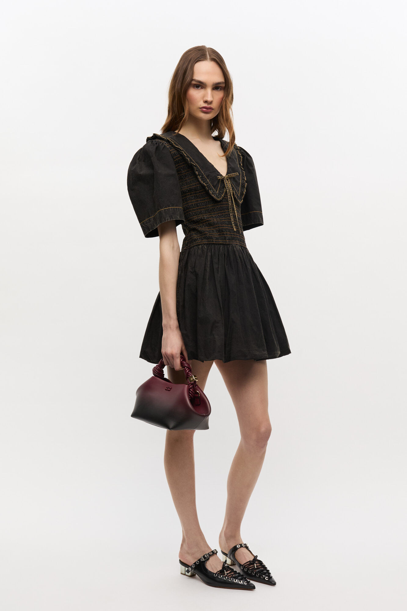Liten GANNI Bou-veske i gradert rødfarge, Polyester, in colour Tawny Port - 1 - GANNI