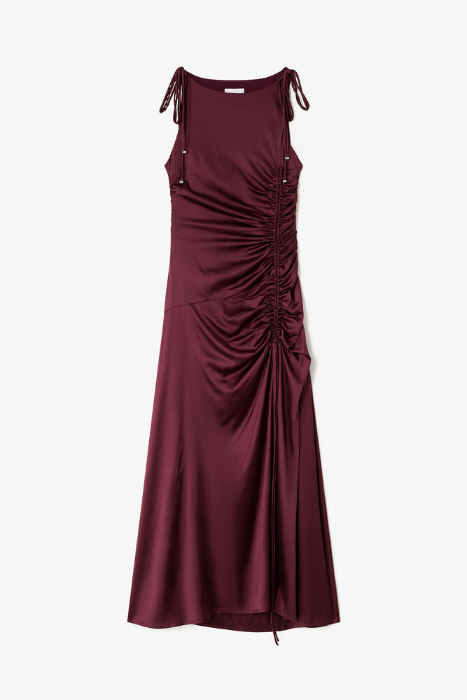 Dress in Red Satin, Port Royale