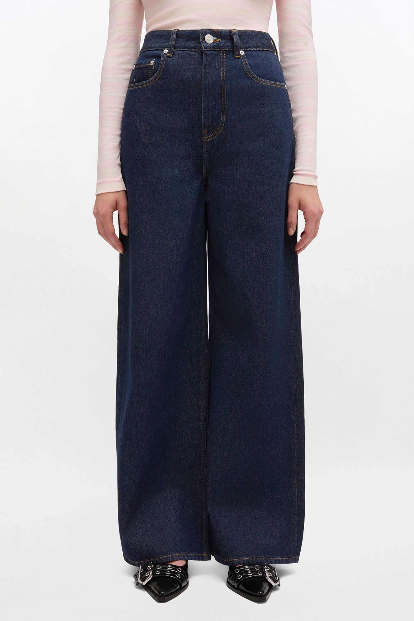 Dark Rinse Izey Jeans, Organic Cotton, in colour Rinse - 1 - GANNI