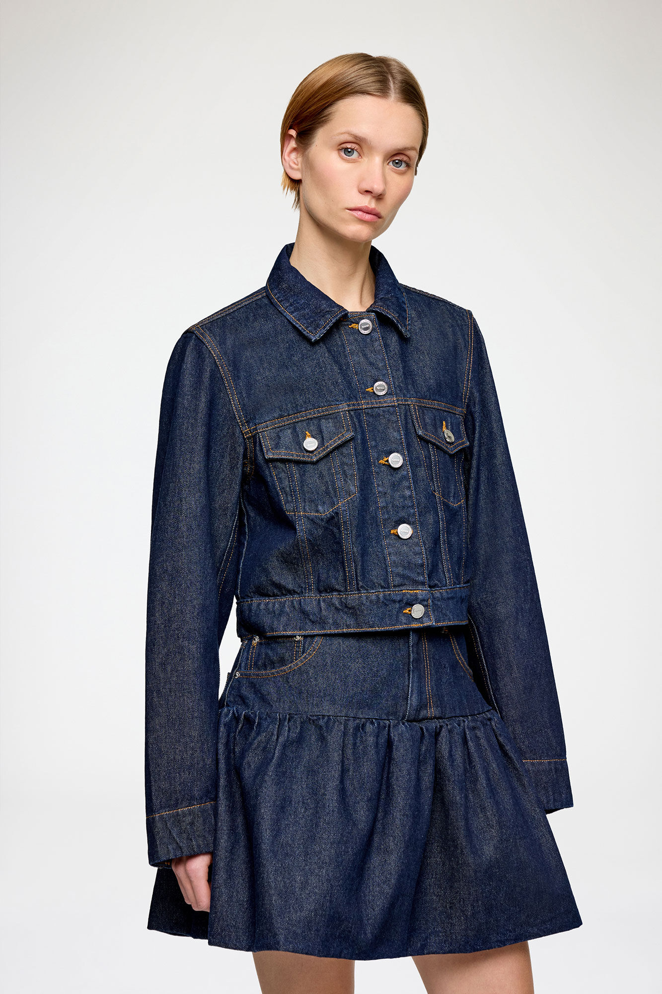 Veste en denim d&eacute;lav&eacute;, Organic Cotton, in colour Rinse - 1 - GANNI