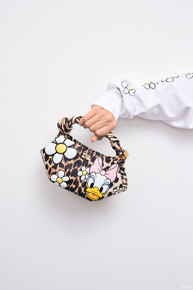 GANNI x Disney Daisy Duck leopard Mini Bou taske, in colour Almond Milk - 1 - GANNI