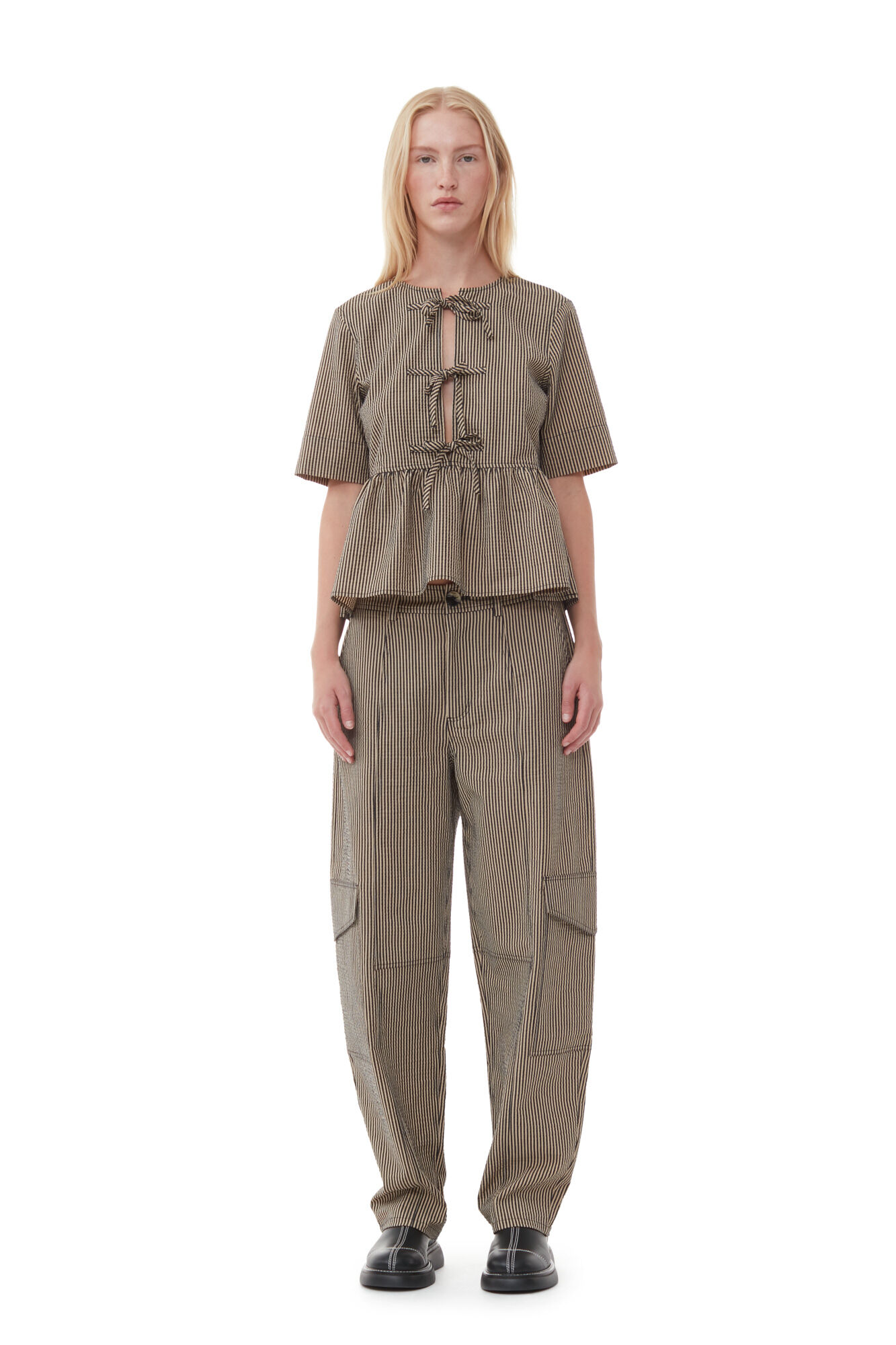 Seersucker Cargo Trousers, Cotton, in colour Irish Cream - 1 - GANNI