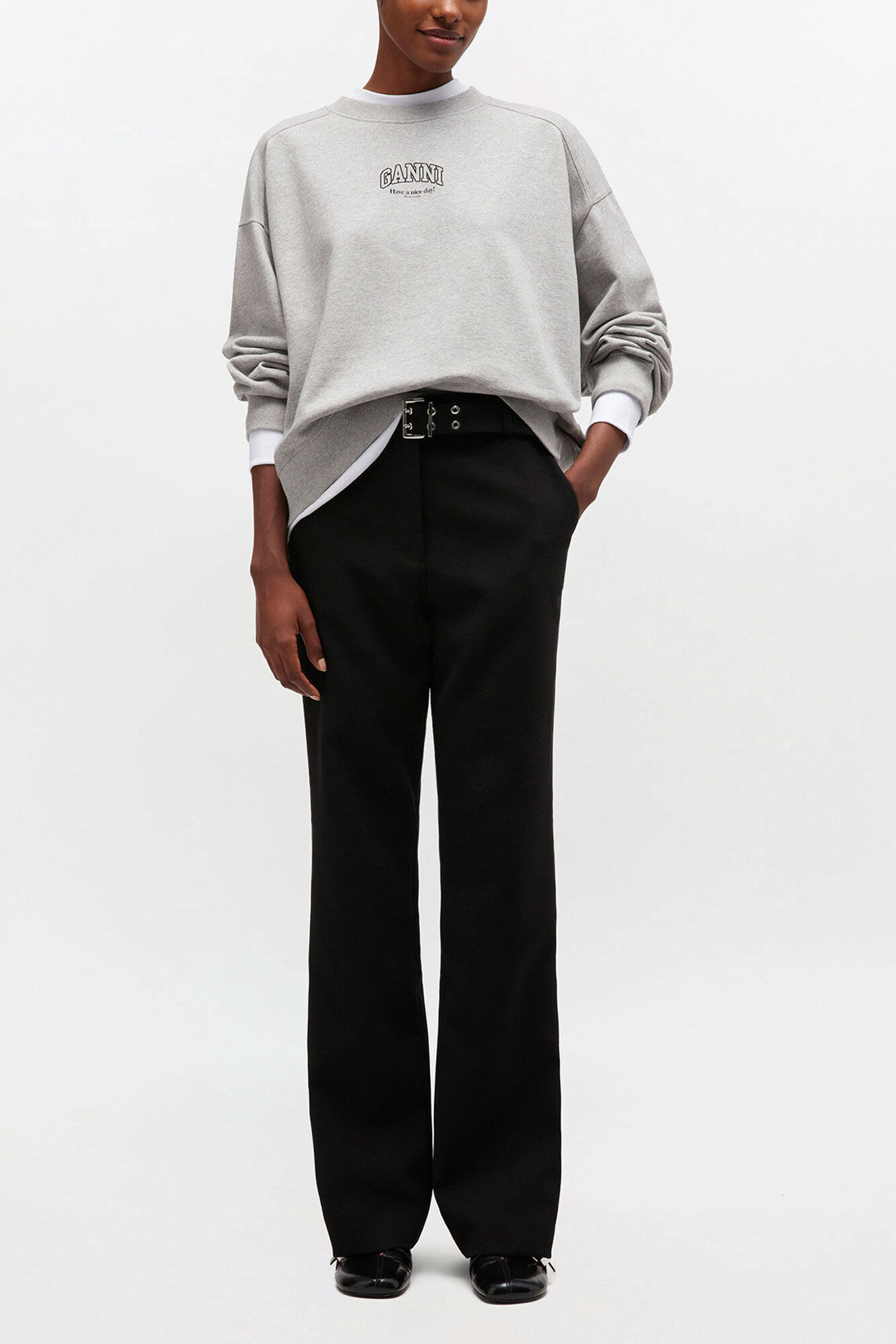 Essential crewneck, Organic Cotton, in colour Paloma - 2 - GANNI