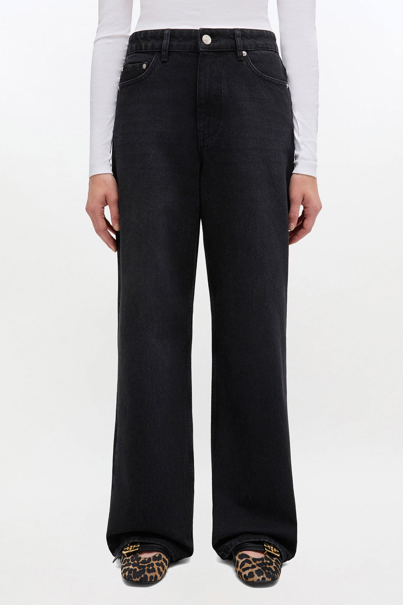 Black Izey Jeans, Organic Cotton, in colour Black Washed - 1 - GANNI