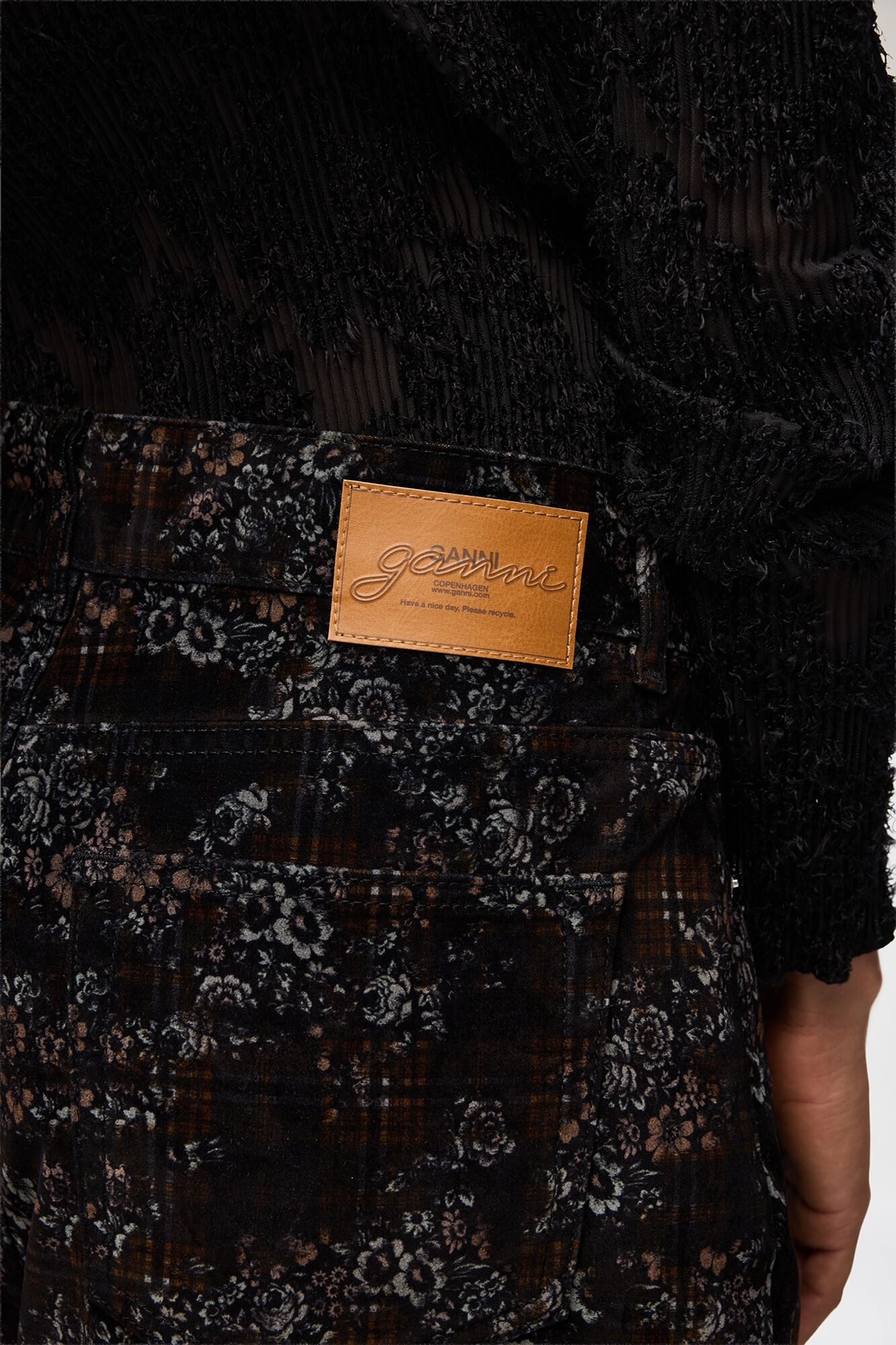Marri Jeans in Printed Denim, Recycled Cotton, in colour Winter Moss - 4 - GANNI