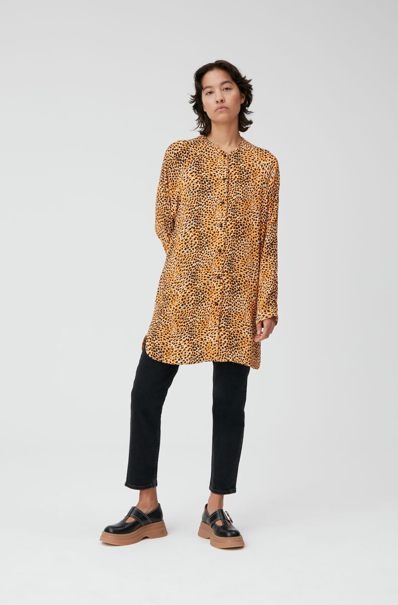 Langes Hemd mit O-Ausschnitt, Viscose, in colour Bright Marigold - 2 - GANNI