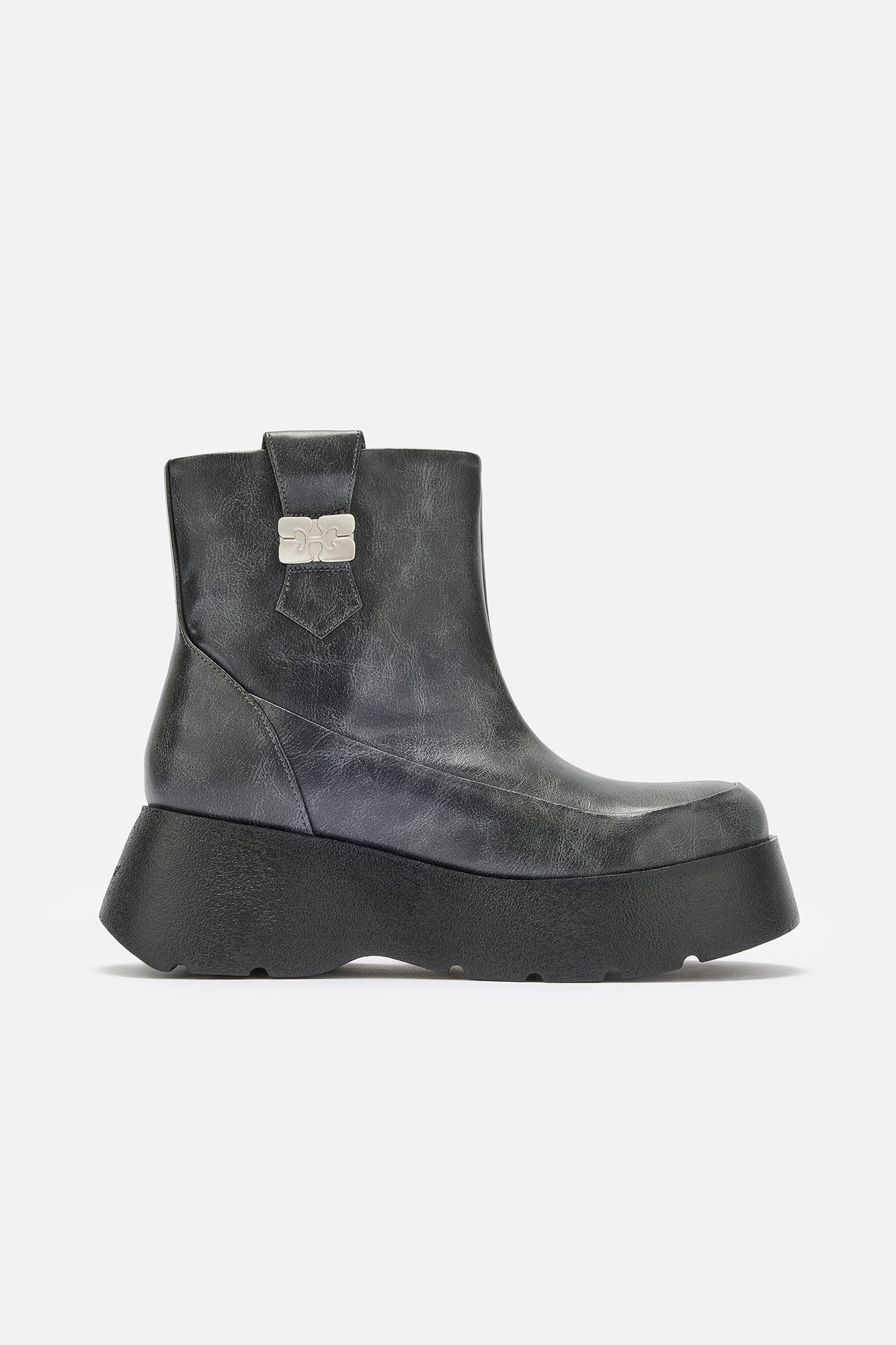 Kat bottines basses en gris foncé, Recycled Leather, in colour Ebony - 1 - GANNI