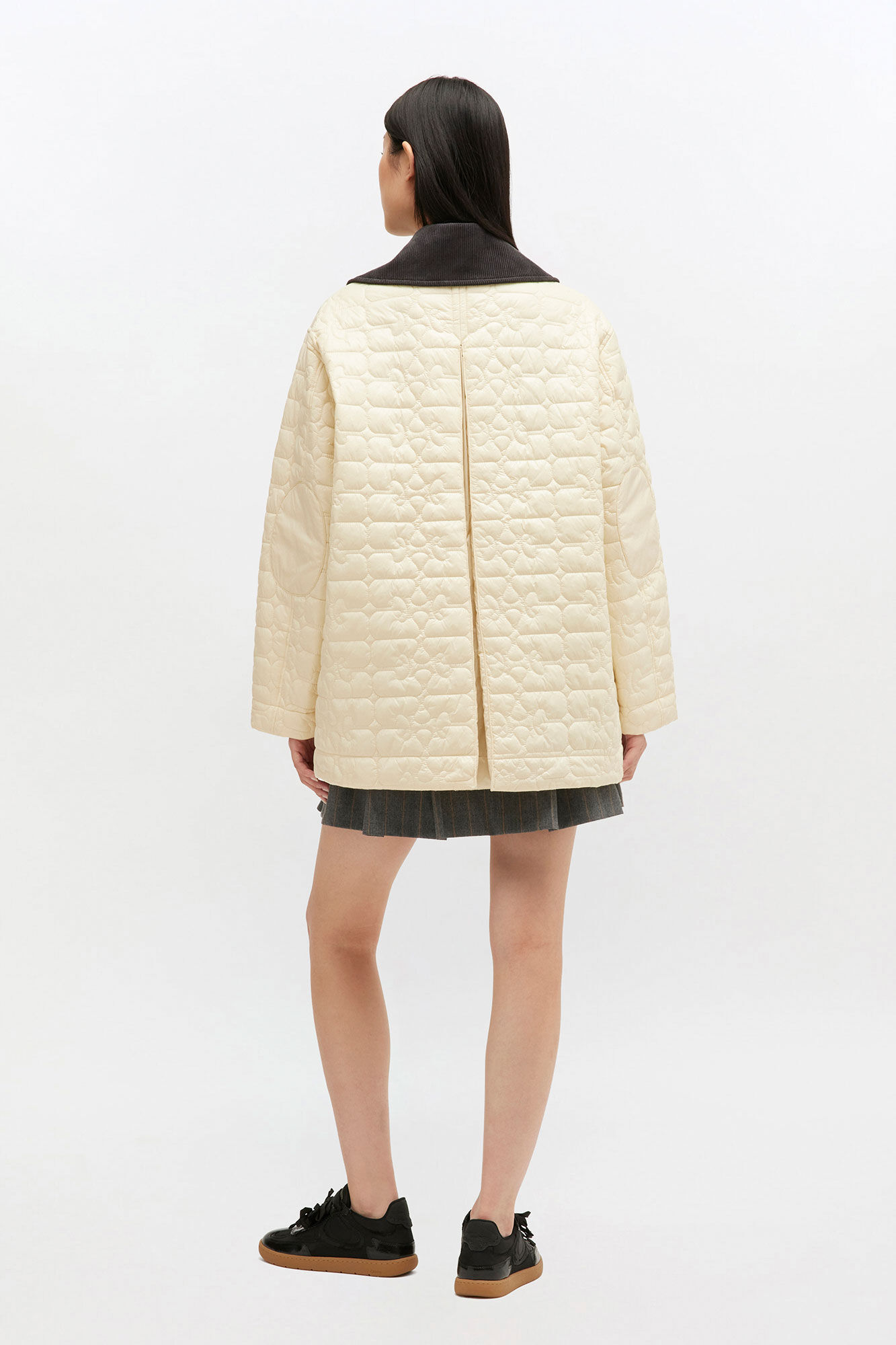 Skinnende quiltet midijakke, Recycled Polyamide, in colour Angora - 2 - GANNI