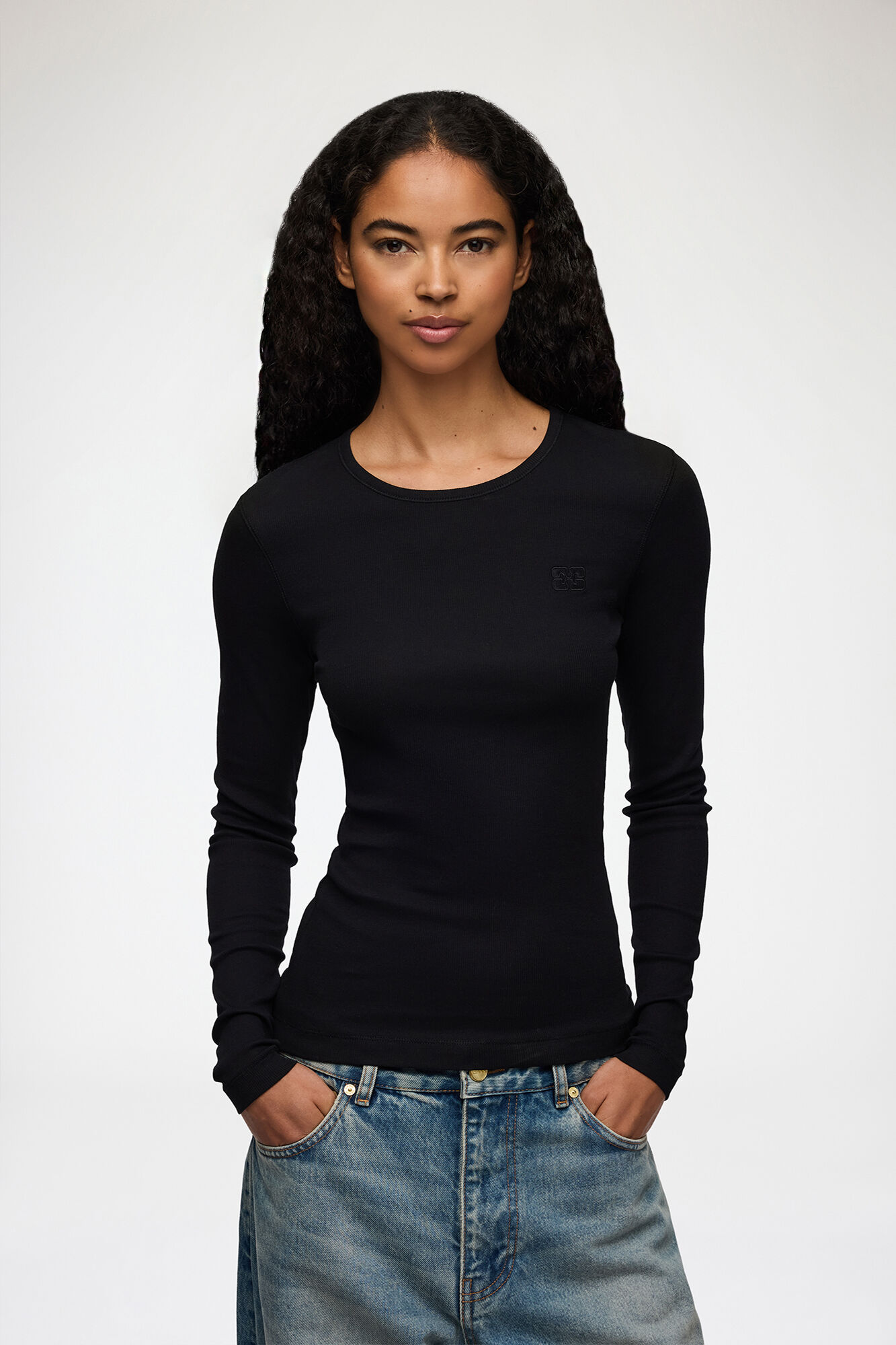 Sort bluse med lange &aelig;rmer og ribbede detaljer, Organic Cotton, in colour Black/Black - 1 - GANNI