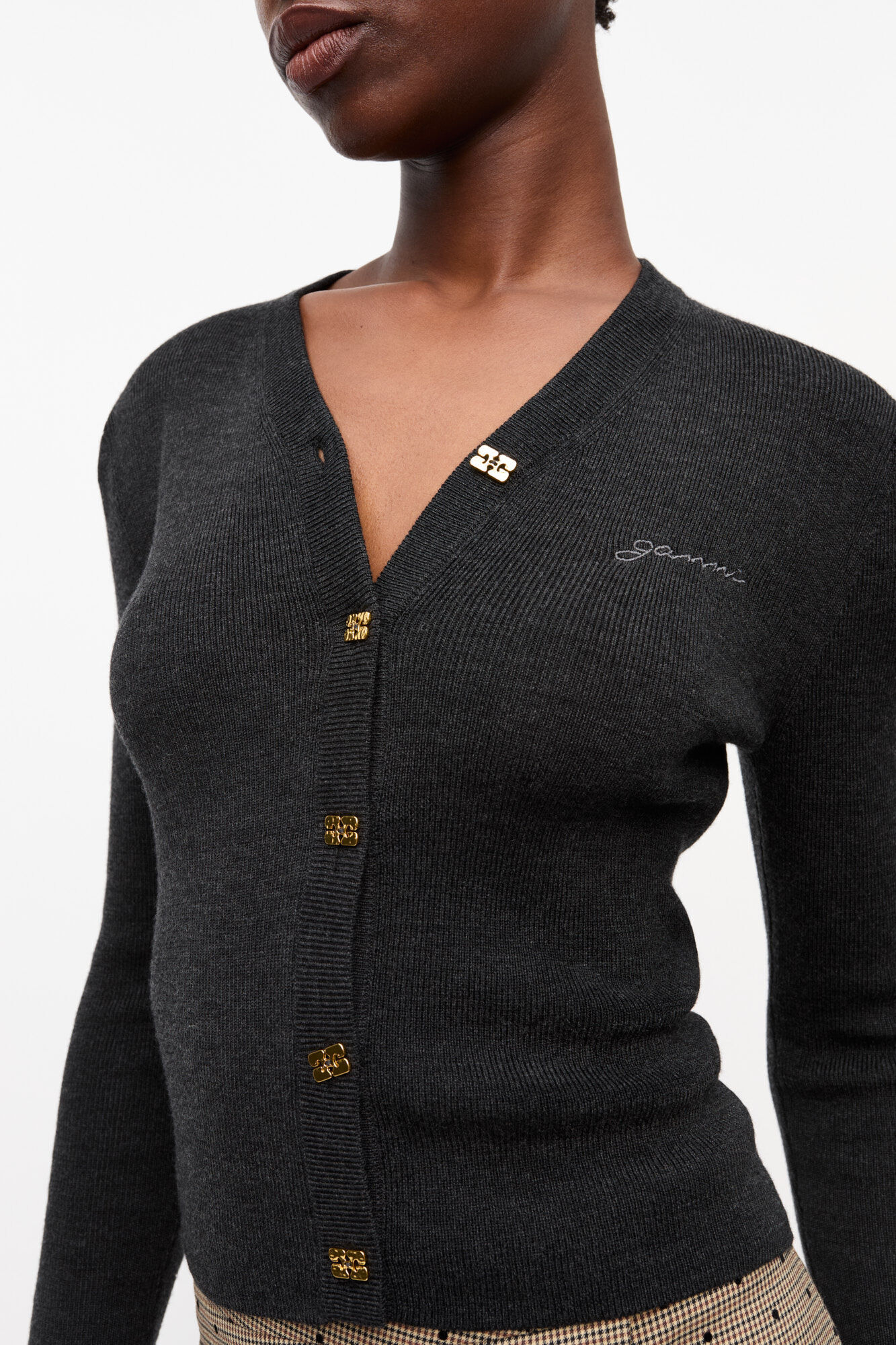 Mini-cardigan c&ocirc;tel&eacute; en laine m&eacute;rinos noire, Merino Wool, in colour Phantom - 4 - GANNI