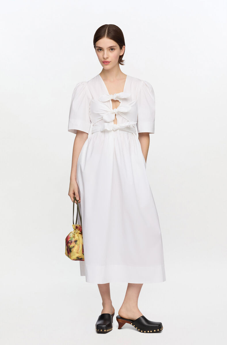 Vit midikl&auml;nning i stretchig bomull med knytband, Organic Cotton, in colour Bright White - 1 - GANNI