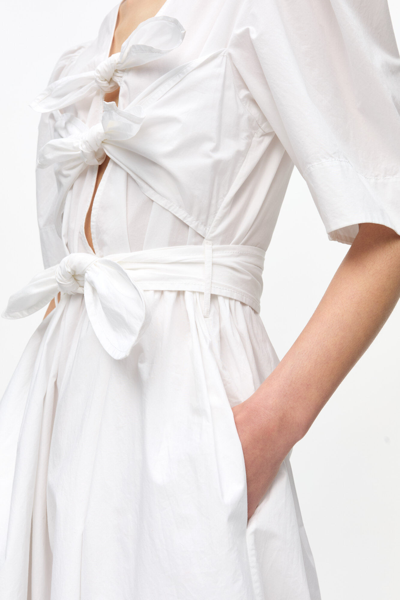 Hvid midikjole i bomuld med stretch og bindebånd, Elastane, in colour Bright White - 4 - GANNI