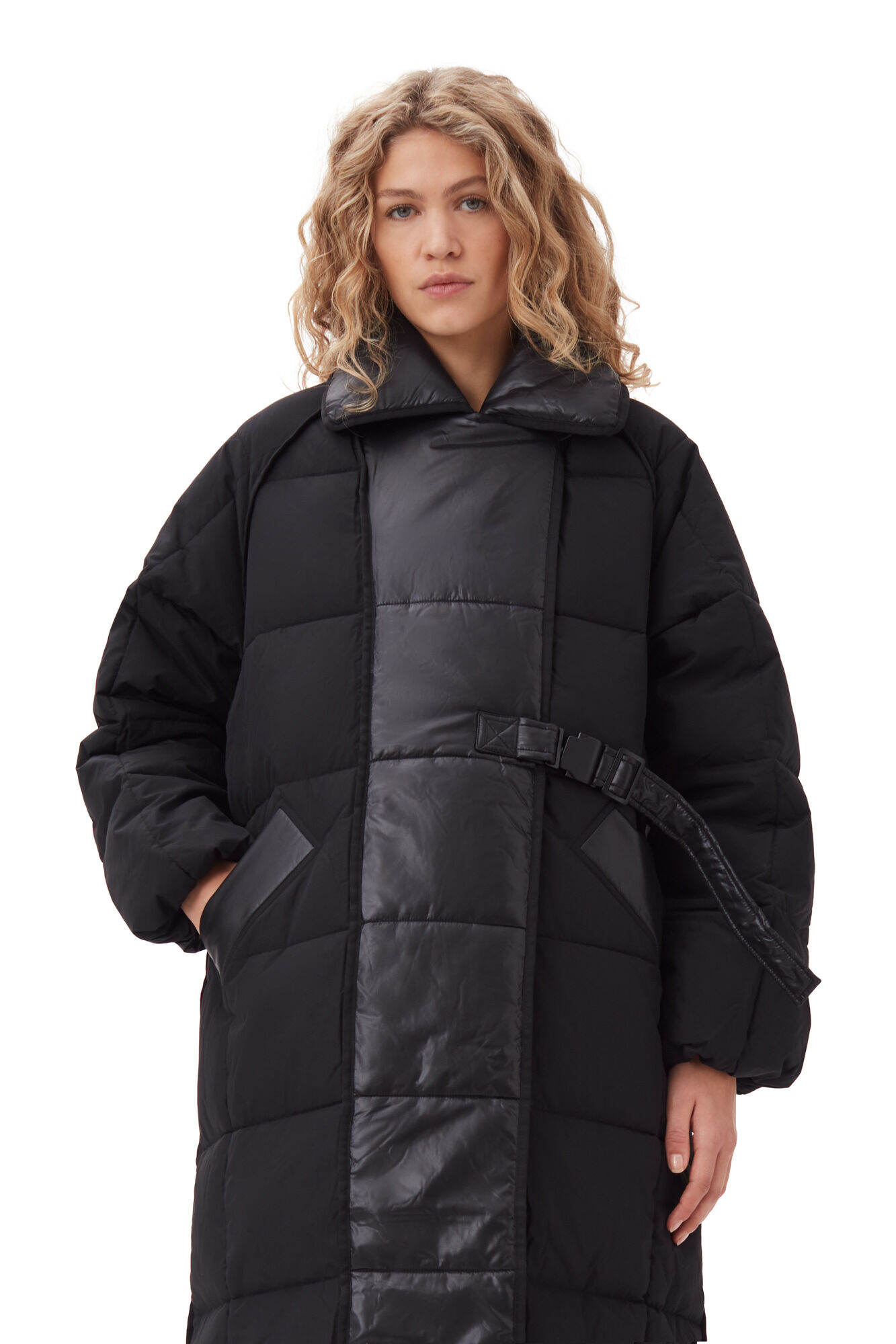 Black Oversized Mix Puffer Coat, LENZING™ ECOVERO™, in colour Black - 2 - GANNI
