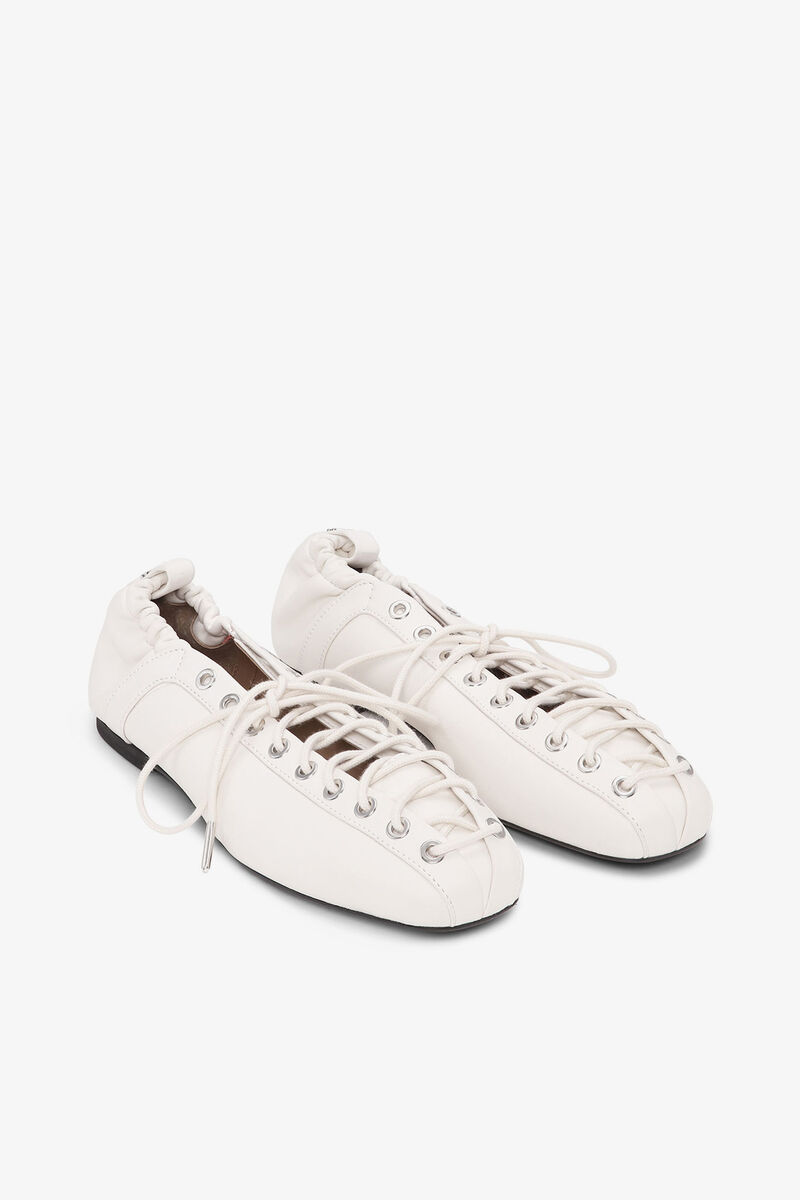 Ballerines &agrave; lacets blanc cass&eacute;, Recycled Leather, in colour Egret - 2 - GANNI