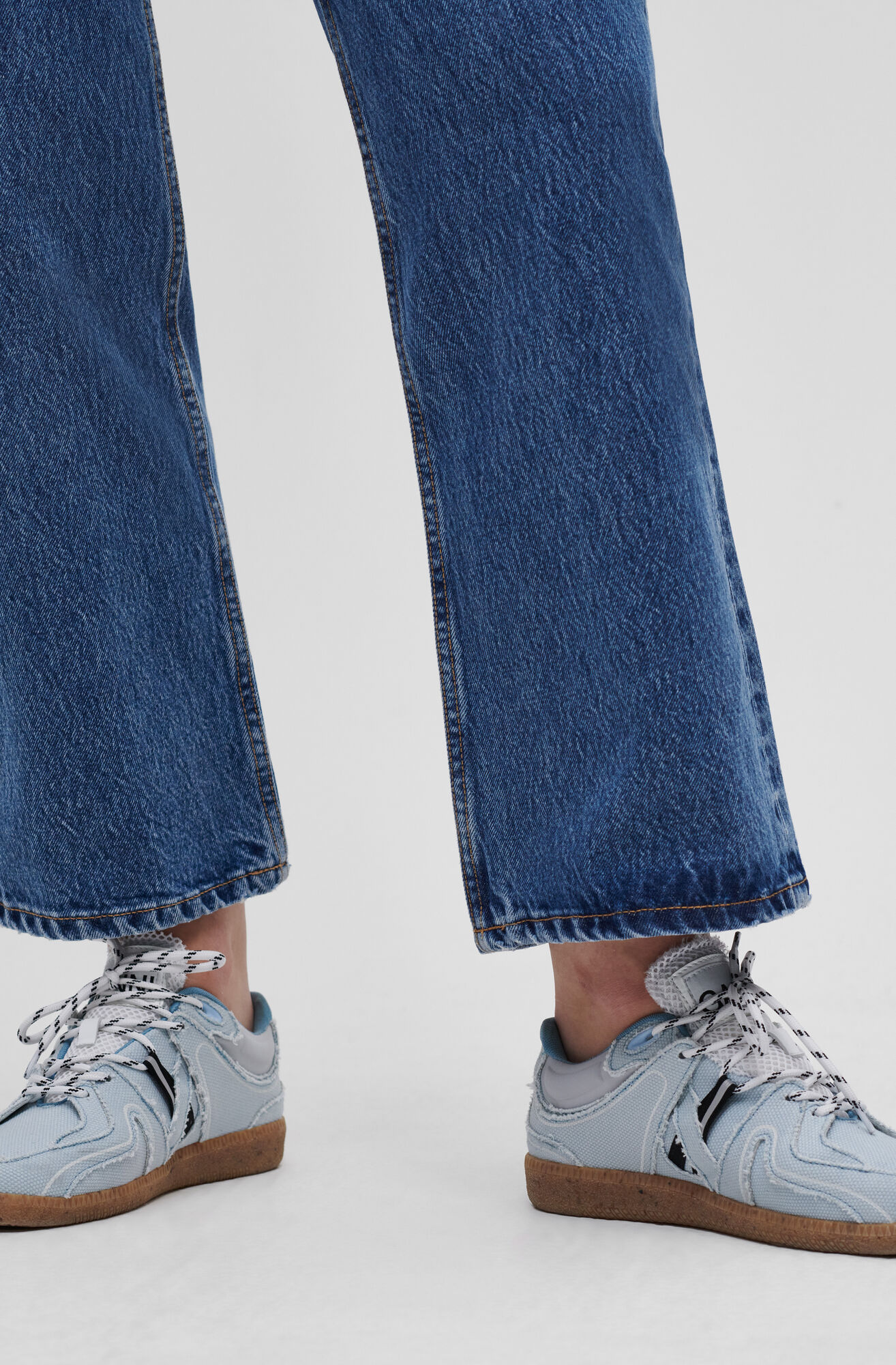 Betzy Cropped Jeans, Cotton, in colour Mid Blue Stone - 3 - GANNI