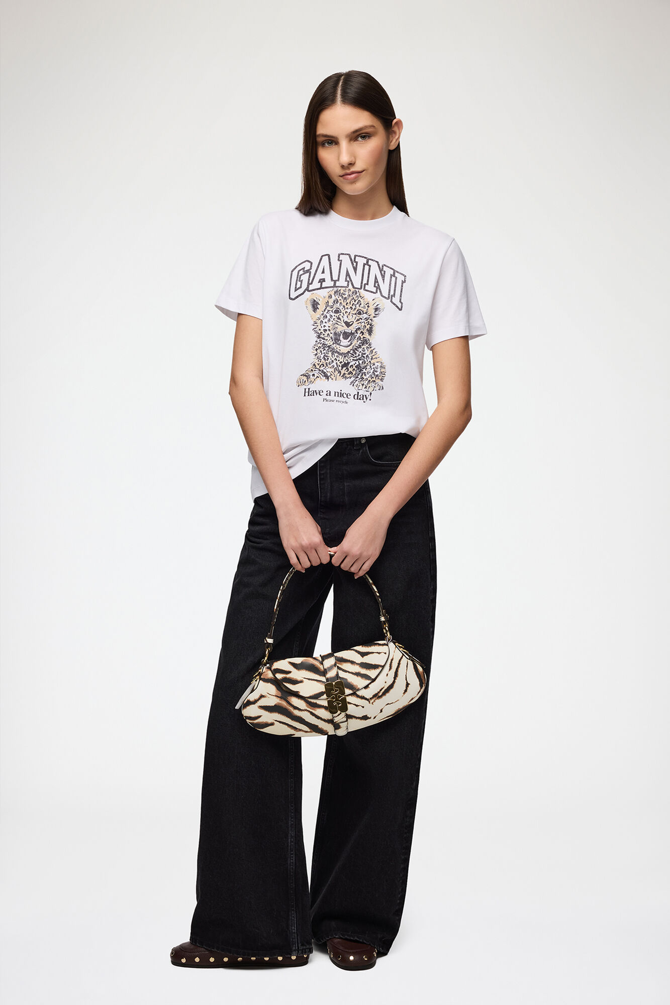 ホワイトのベーシックジャージー レオパード柄リラックスフィットTシャツ, Organic Cotton, in colour Leopard - 2 - GANNI