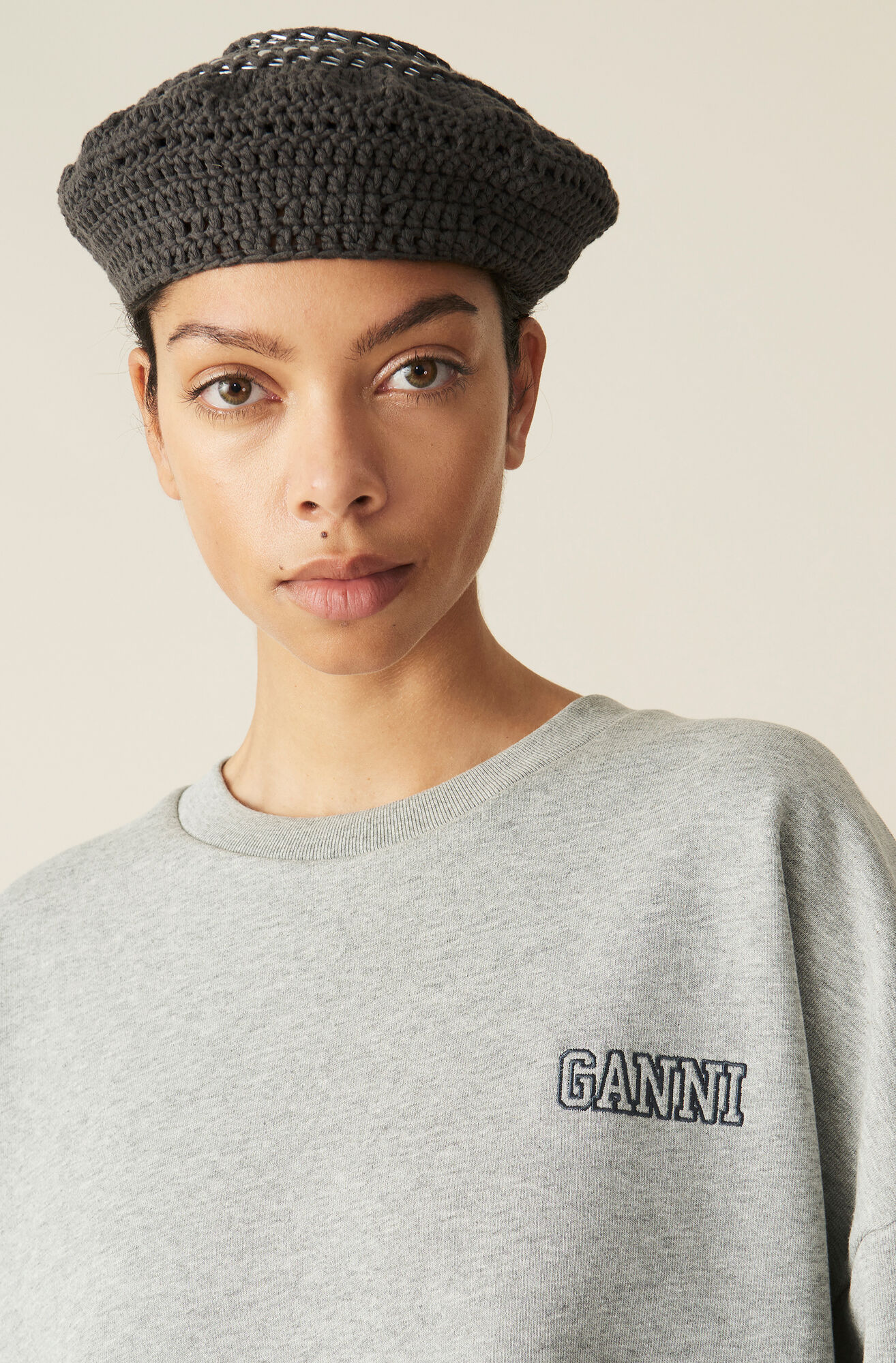 Software Isoli Oversized Sweatshirt, Cotton, in colour Paloma Melange - 4 - GANNI