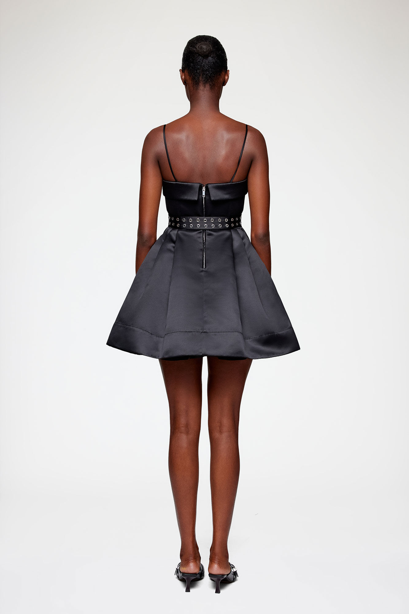 Kleid aus Satin in Schwarz, Recycled Polyester, in colour Black - 2 - GANNI