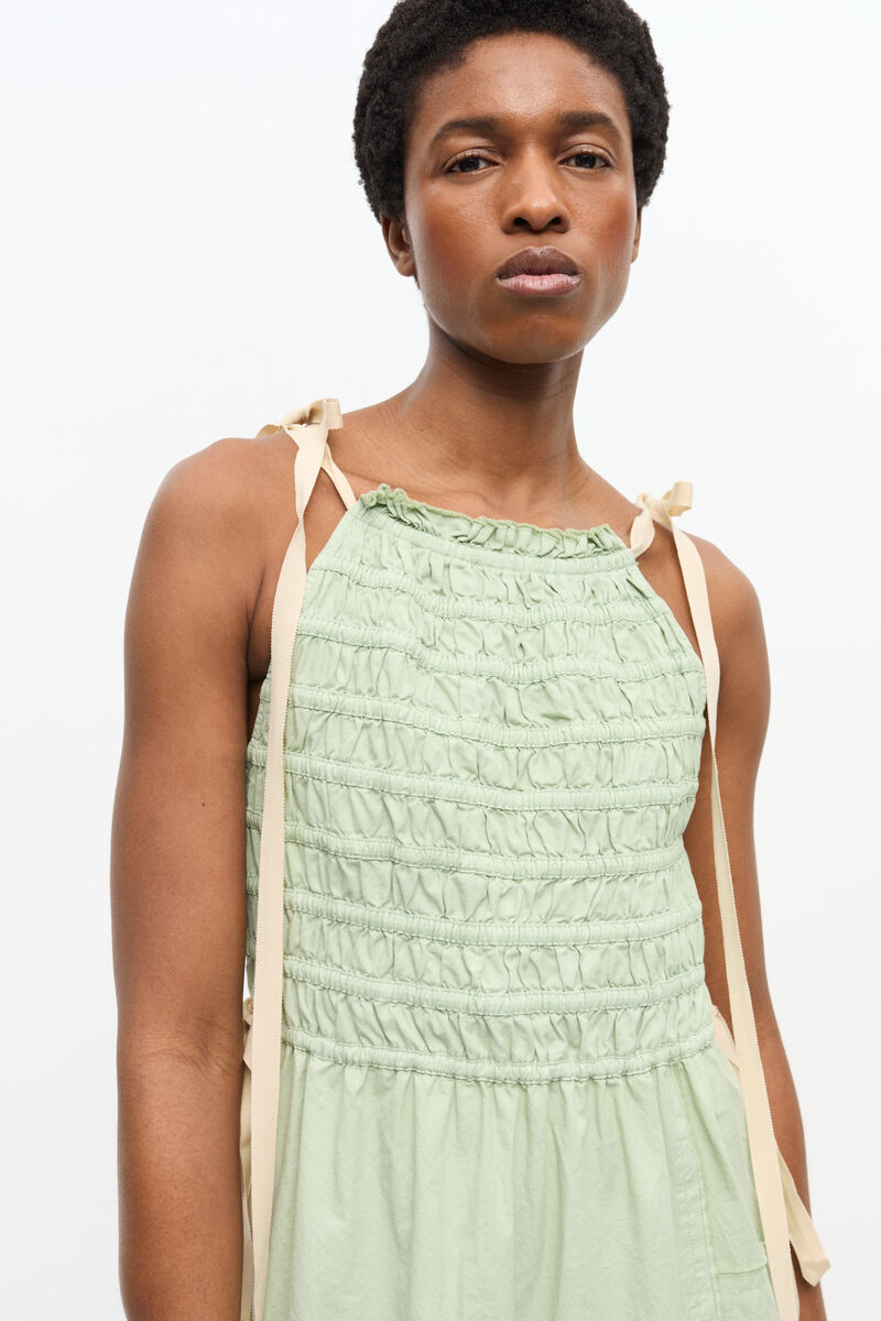 Hellgrünes gesmoktes Stufenkleid, Cotton, in colour Frosty Green - 3 - GANNI