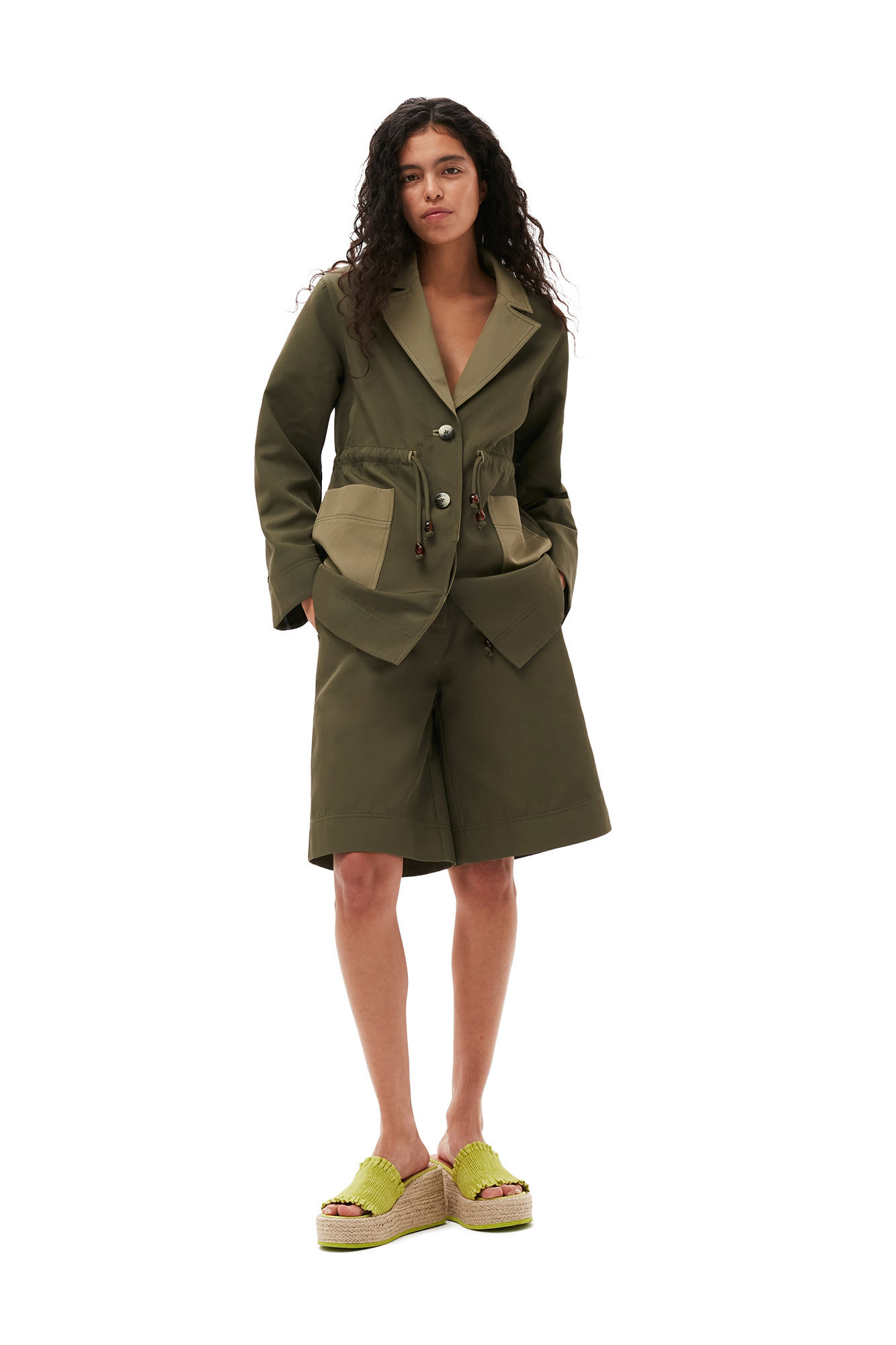Schwere Twill-Jacke, Recycled Polyester, in colour Kalamata - 2 - GANNI