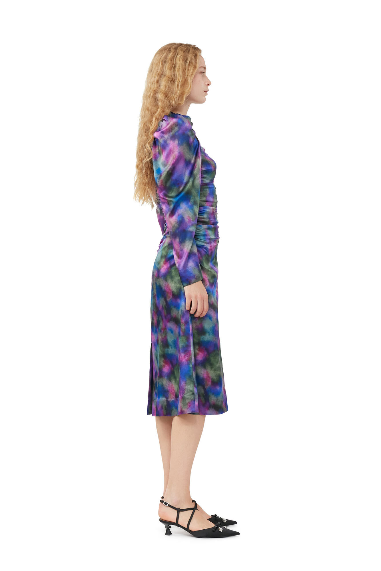 Lila Seidensatin-Midikleid mit O-Ausschnitt, Elastane, in colour Simply Purple - 2 - GANNI