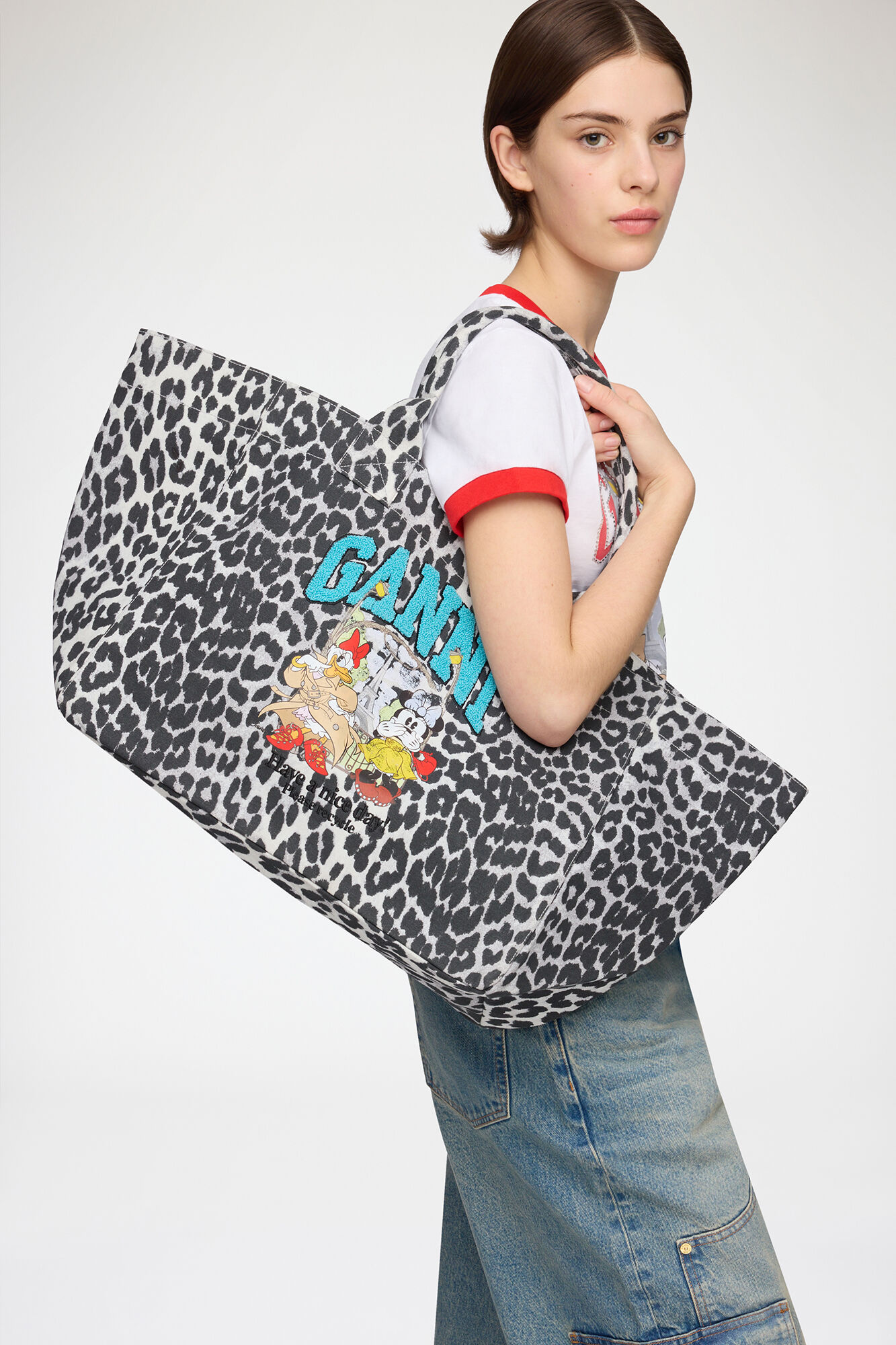 Silver Tote XXL with Minnie Mouse & Daisy Duck | GANNI US