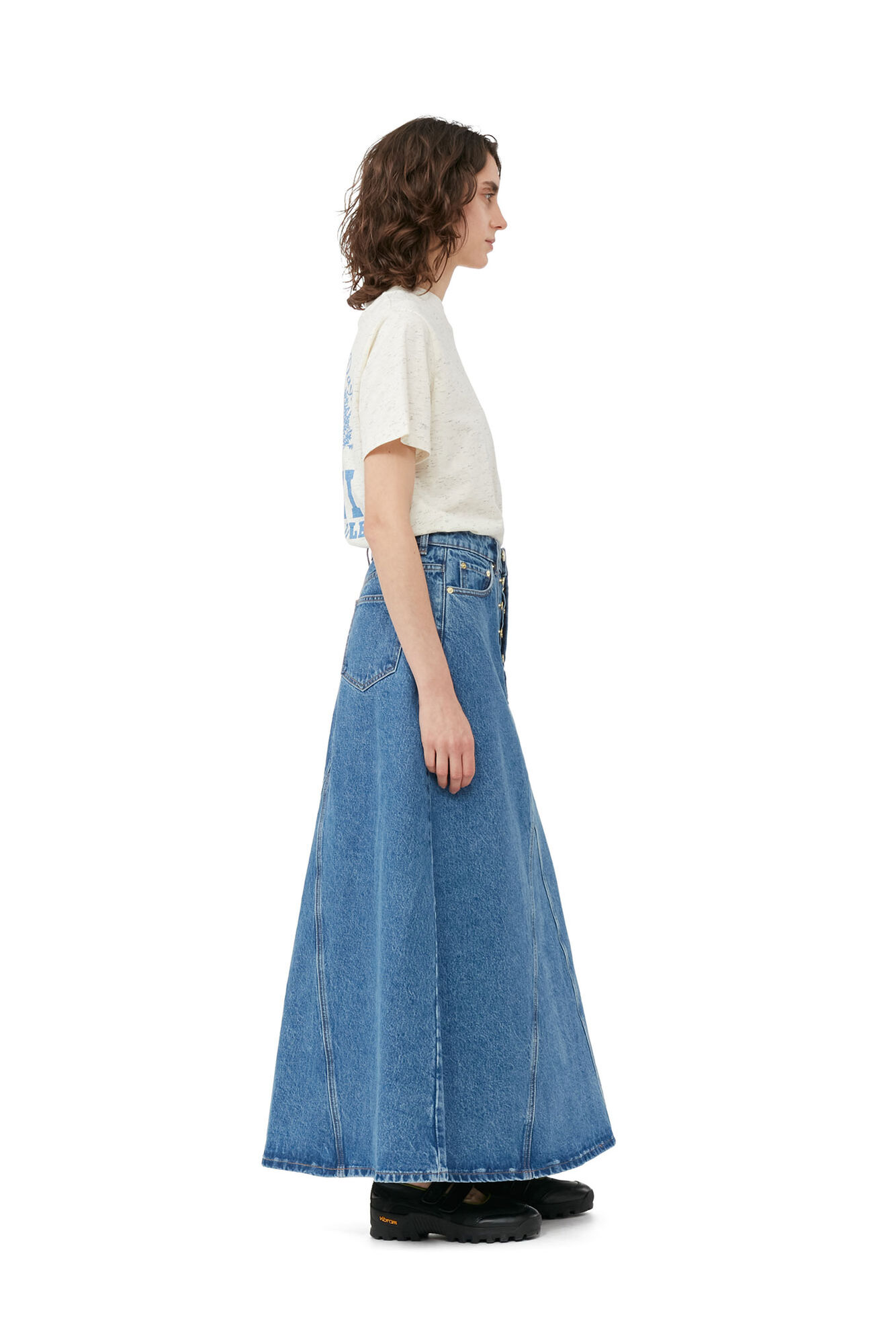 Maxikjol i överfärgad denim med cutlinedetalj, Cotton, in colour Mid Blue Stone - 2 - GANNI
