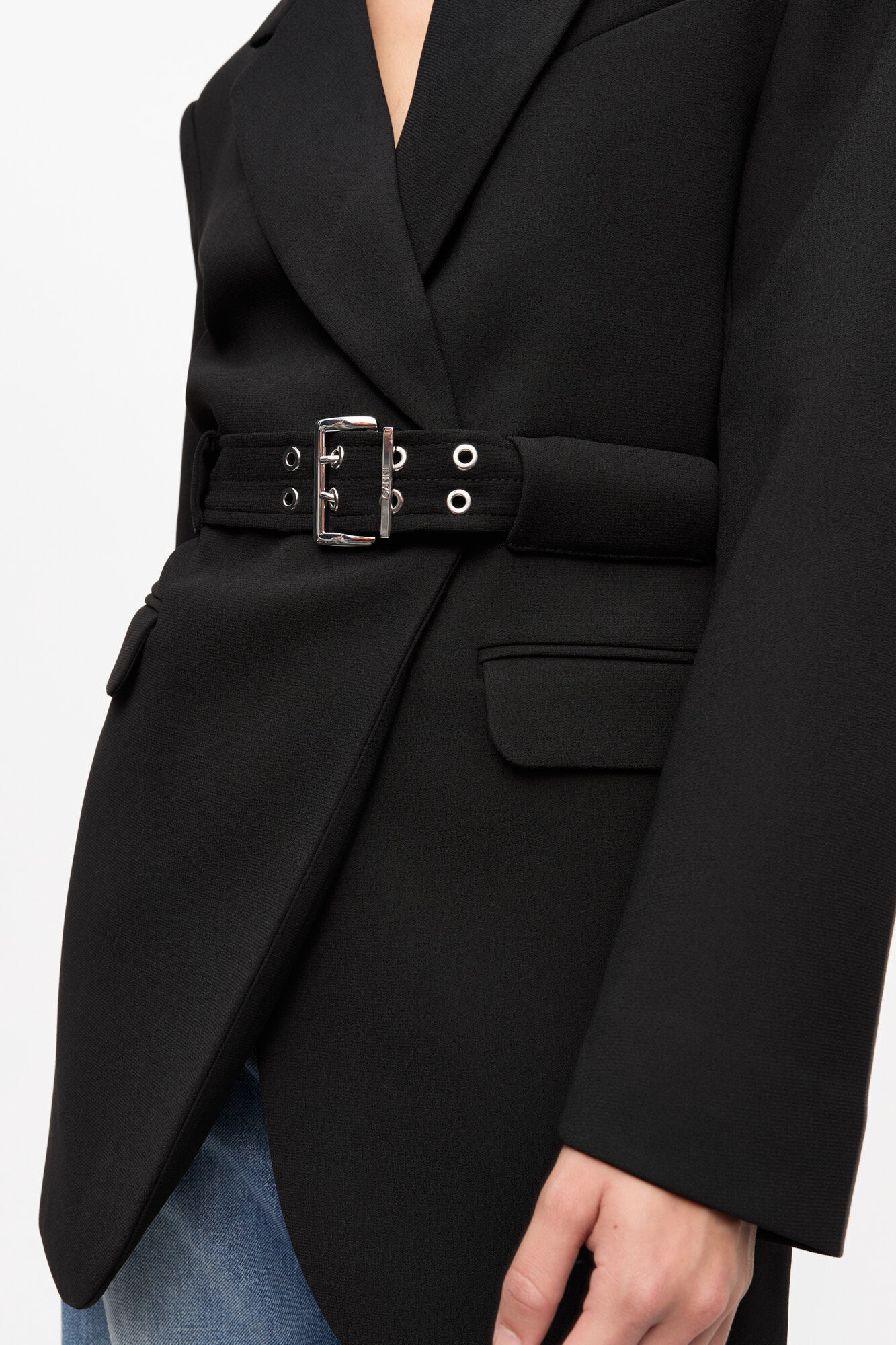 Blazer contrecoll&eacute; en cr&ecirc;pe noir, Recycled Polyester, in colour Black - 4 - GANNI